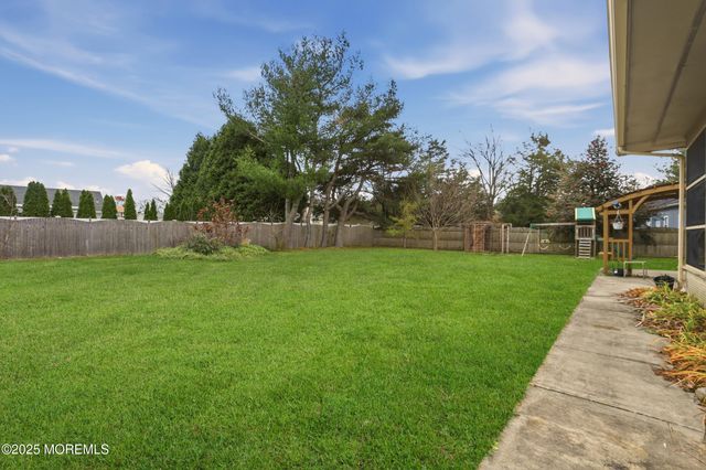 1589 N Bay Avenue, Toms River, NJ 08753