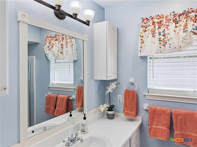 569 Kellys Way, New Braunfels, TX 78130