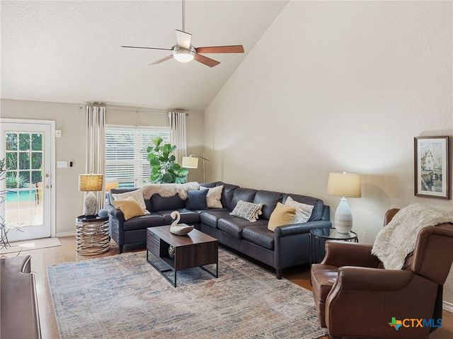 569 Kellys Way, New Braunfels, TX 78130