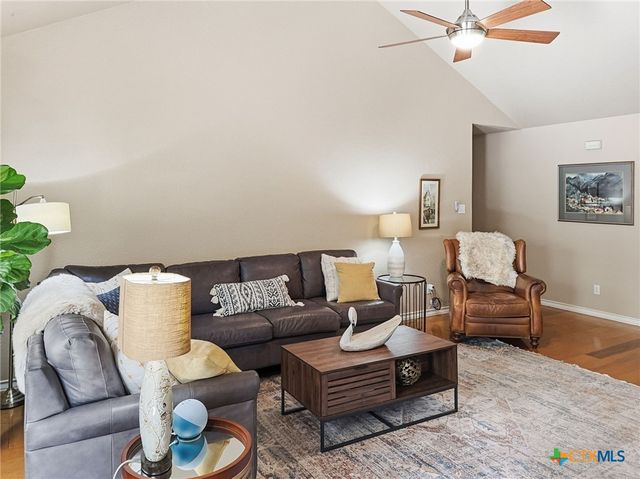 569 Kellys Way, New Braunfels, TX 78130