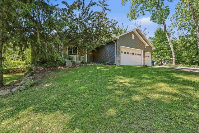 W7974 THOMASWOOD TRAIL, Fond Du Lac, WI 54937