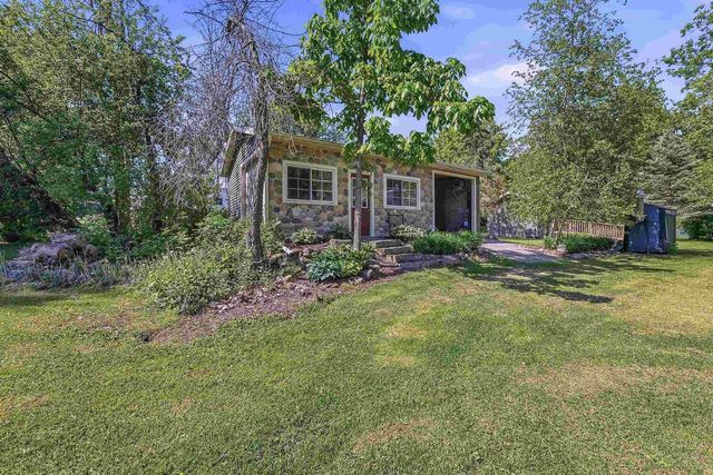 W7974 THOMASWOOD TRAIL, Fond Du Lac, WI 54937