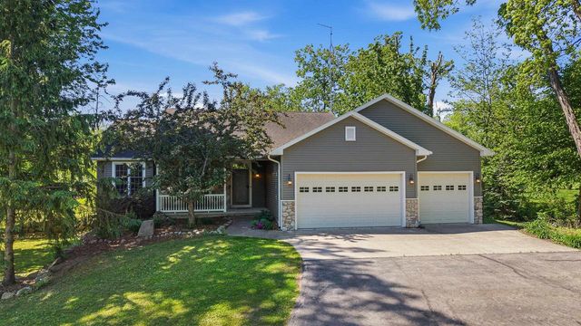 W7974 THOMASWOOD TRAIL, Fond Du Lac, WI 54937