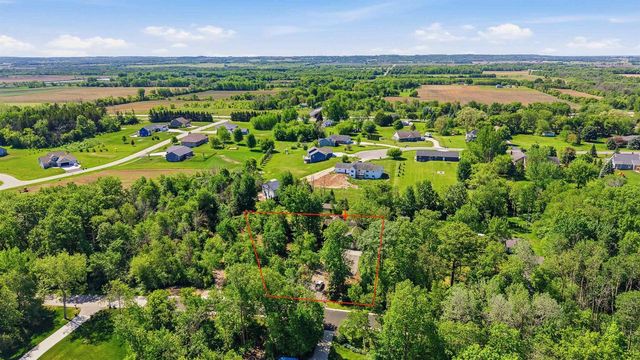 W7974 THOMASWOOD TRAIL, Fond Du Lac, WI 54937