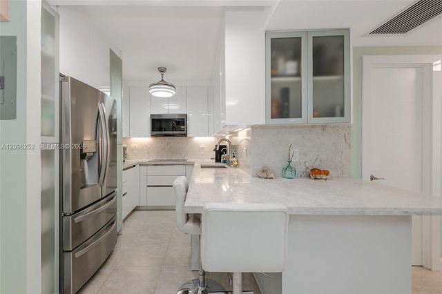 1980 S Ocean Drive 11K, Hallandale Beach, FL 33009
