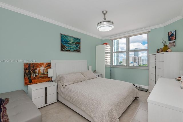 1980 S Ocean Drive 11K, Hallandale Beach, FL 33009