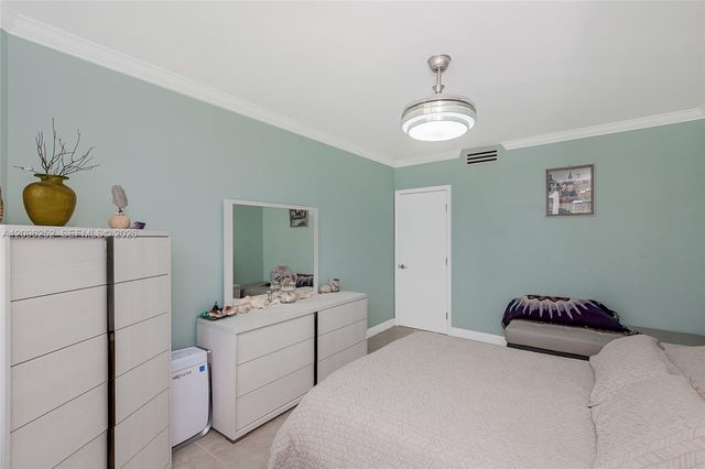1980 S Ocean Drive 11K, Hallandale Beach, FL 33009