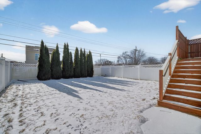 3015 140th Place, Blue Island, IL 60406