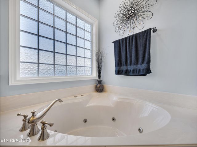 110 Seminole Lane, Loudon, TN 37774