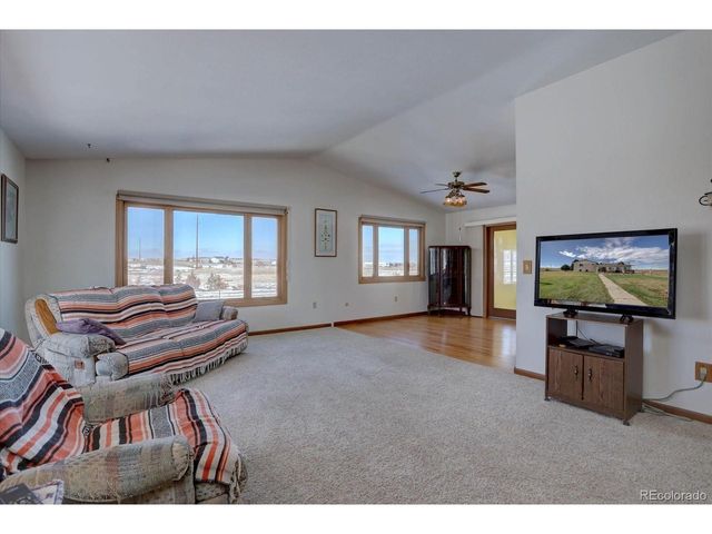 11810 Mesa View Rd, Larkspur, CO 80118