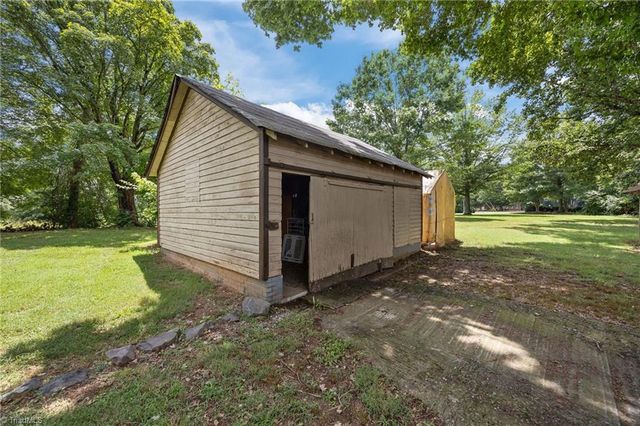 2873 Hope Church Road, Winston-salem, NC 27127