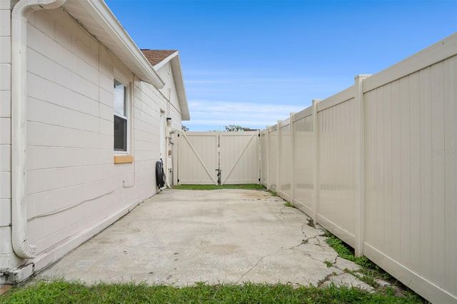 131 FLOWER QUEEN COURT, Orlando, FL 32807