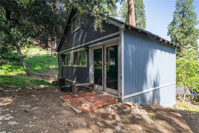 794 Woodland, Crestline, CA 92325