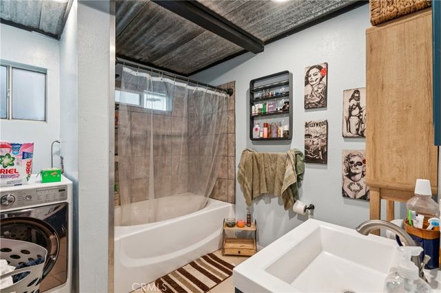 794 Woodland, Crestline, CA 92325
