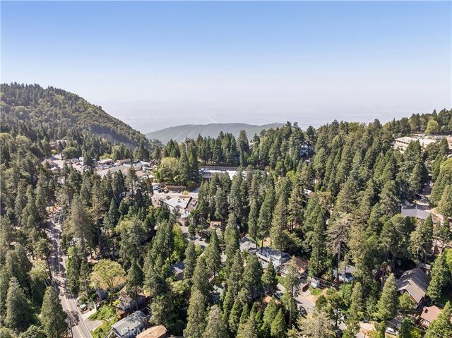 794 Woodland, Crestline, CA 92325