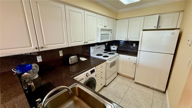 2501 S Ocean Drive 427, Hollywood, FL 33019