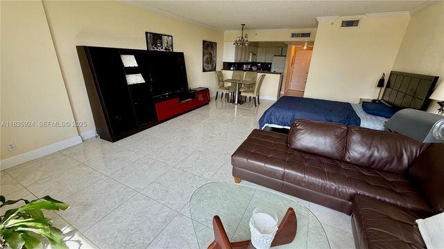 2501 S Ocean Drive 427, Hollywood, FL 33019
