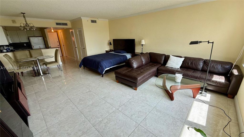 2501 S Ocean Drive 427, Hollywood, FL 33019