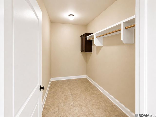 1801 S Darla Ave, Gonzales, LA 70737