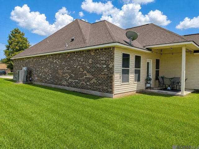 1801 S Darla Ave, Gonzales, LA 70737