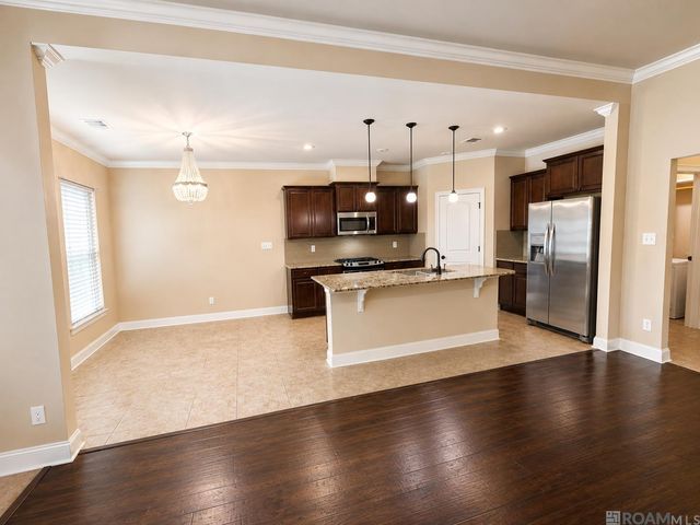 1801 S Darla Ave, Gonzales, LA 70737