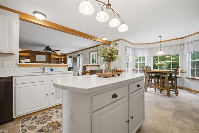 961 Speight Lyons LOOP, Chesapeake, VA 23323
