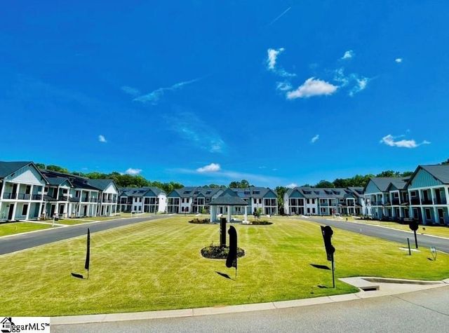 1200 N Pinot Road, Duncan, SC 29334