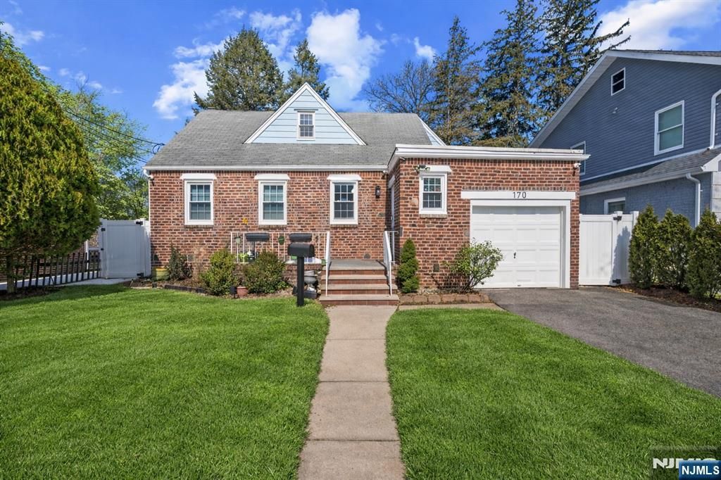 170 Clinton Avenue, New Milford, NJ 07646