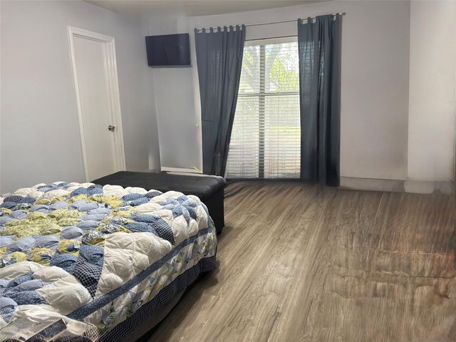 5427 Chase Wood Drive, Bacliff, TX 77518