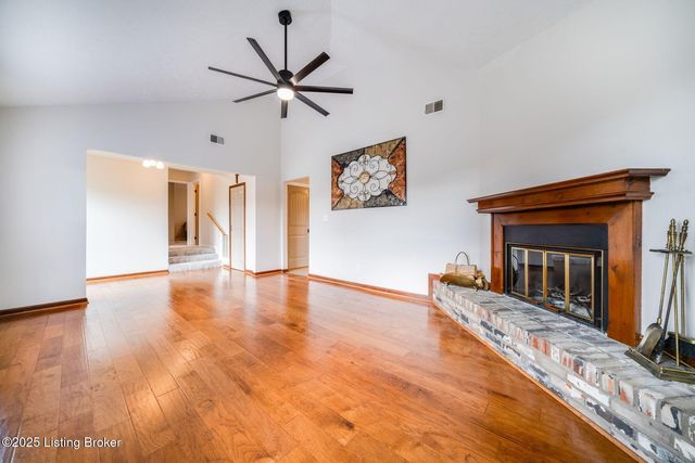 8405 Fernview Dr, Louisville, KY 40291