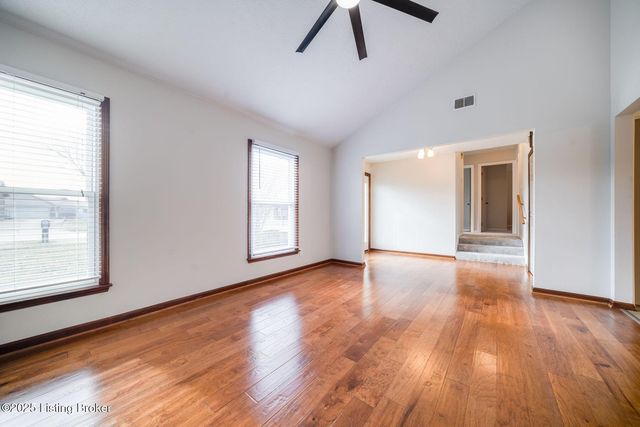 8405 Fernview Dr, Louisville, KY 40291