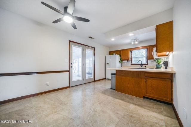 8405 Fernview Dr, Louisville, KY 40291