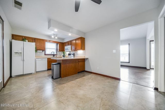 8405 Fernview Dr, Louisville, KY 40291