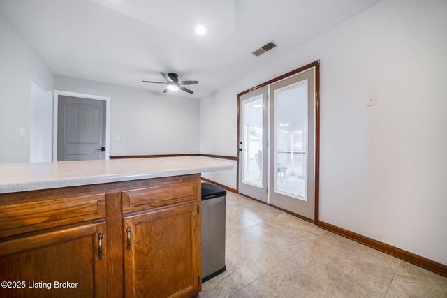 8405 Fernview Dr, Louisville, KY 40291