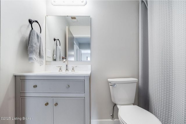 8405 Fernview Dr, Louisville, KY 40291