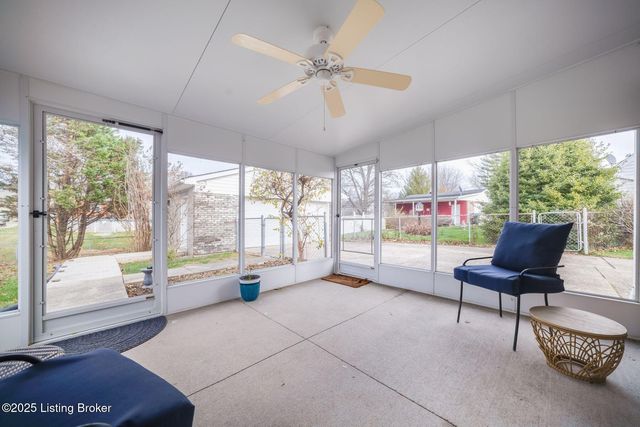 8405 Fernview Dr, Louisville, KY 40291