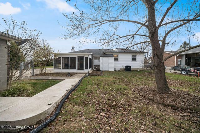 8405 Fernview Dr, Louisville, KY 40291