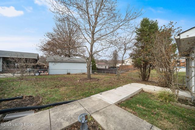 8405 Fernview Dr, Louisville, KY 40291