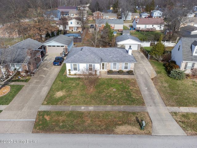 8405 Fernview Dr, Louisville, KY 40291