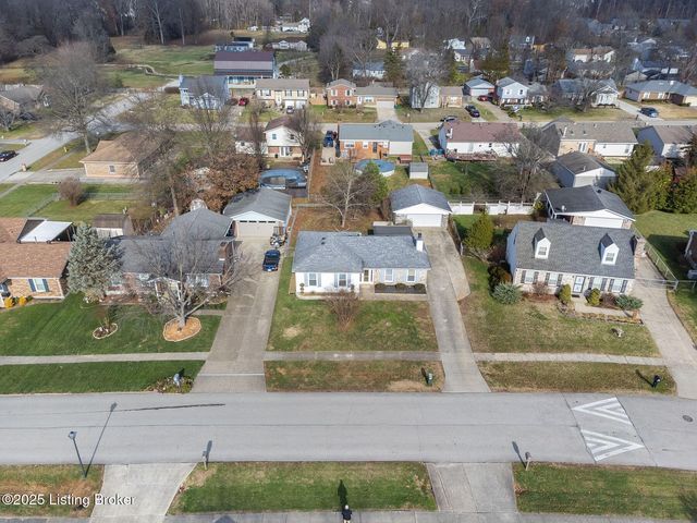 8405 Fernview Dr, Louisville, KY 40291