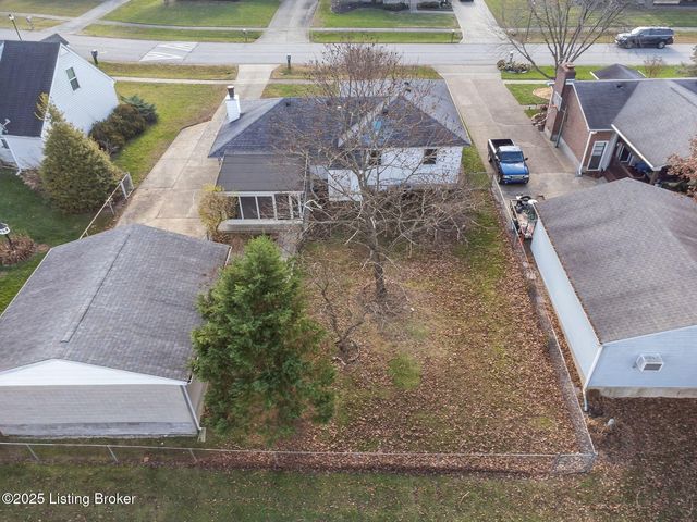 8405 Fernview Dr, Louisville, KY 40291