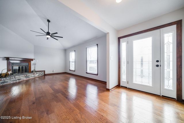 8405 Fernview Dr, Louisville, KY 40291