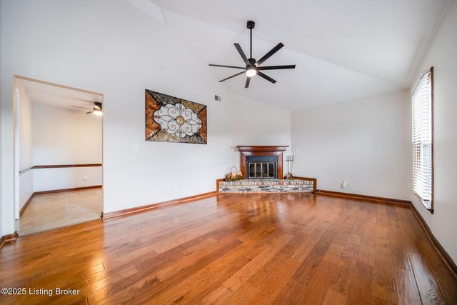 8405 Fernview Dr, Louisville, KY 40291