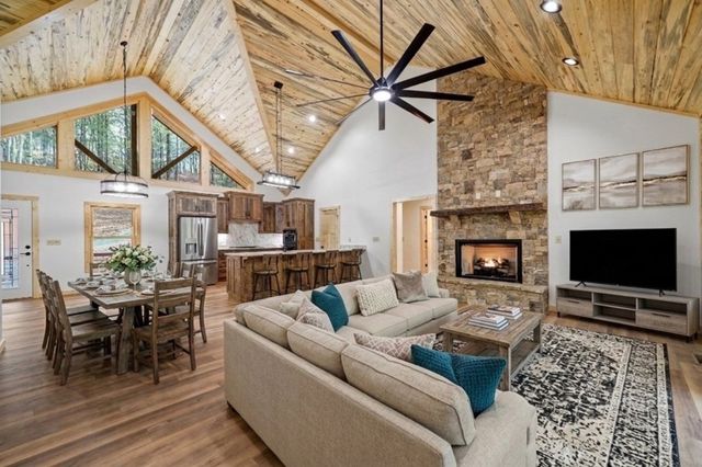 641 Bryant Farm Lane, Ellijay, GA 30540
