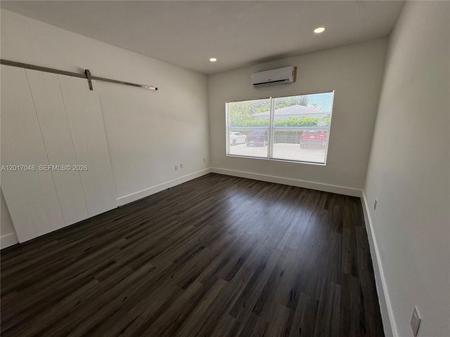 3237 SW 4th St 6, Miami, FL 33135