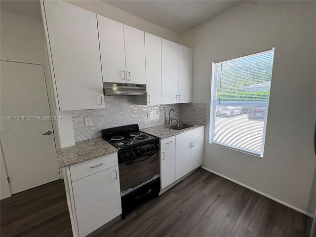3237 SW 4th St 6, Miami, FL 33135