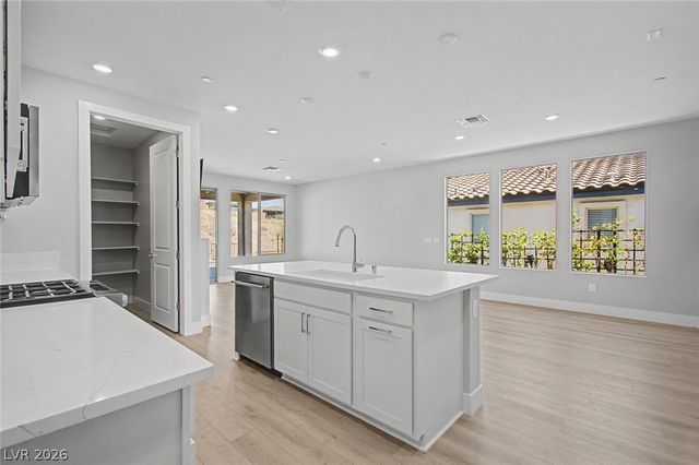 48 Crimson Cactus Avenue, Henderson, NV 89011