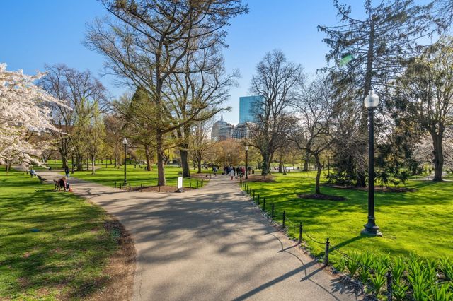 482 Beacon Street 42, Boston, MA 02115
