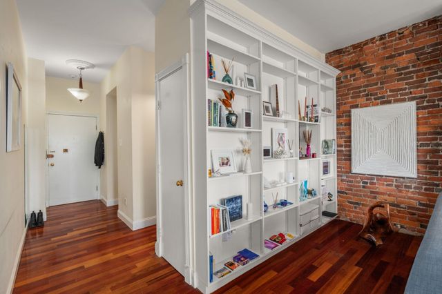 482 Beacon Street 42, Boston, MA 02115