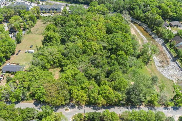 229 East Drive, Mobile, AL 36608